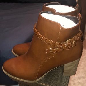 Chestnut brown boot never worn.